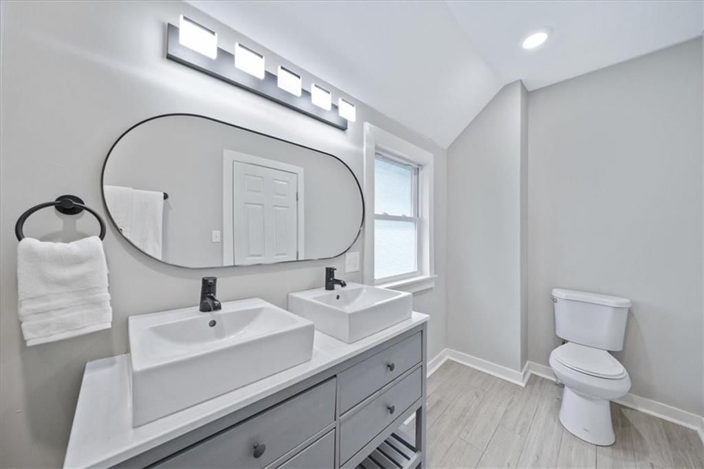 1015 W 29th Street — photo 22
