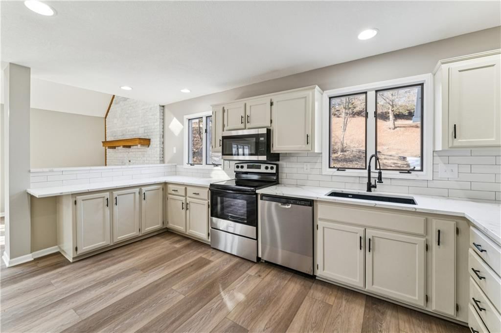 1605 Westwood Drive — photo 10