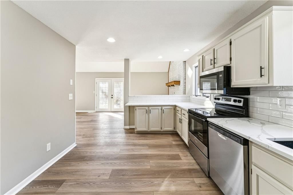 1605 Westwood Drive — photo 11