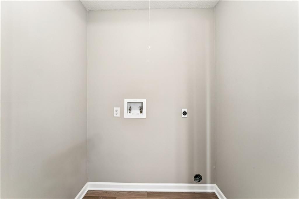 1605 Westwood Drive — photo 16