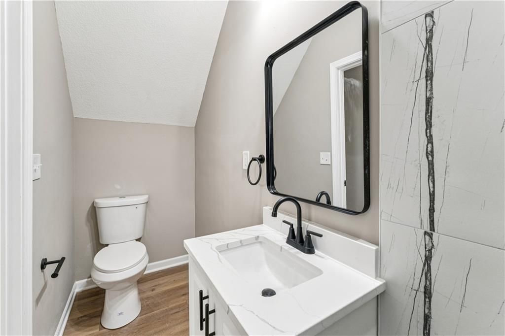 1605 Westwood Drive — photo 29