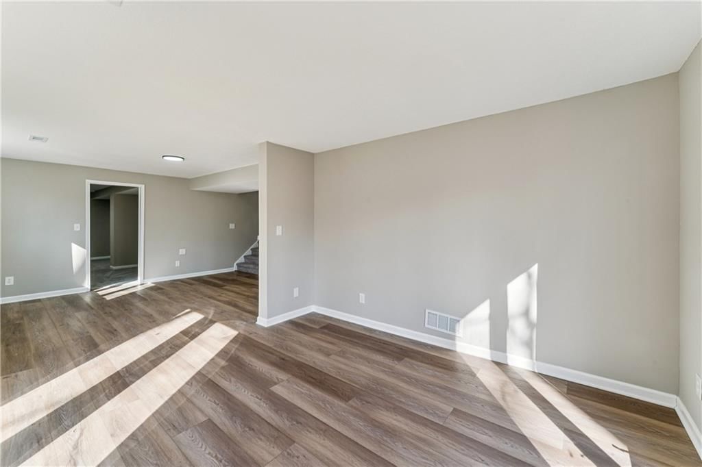 1605 Westwood Drive — photo 37