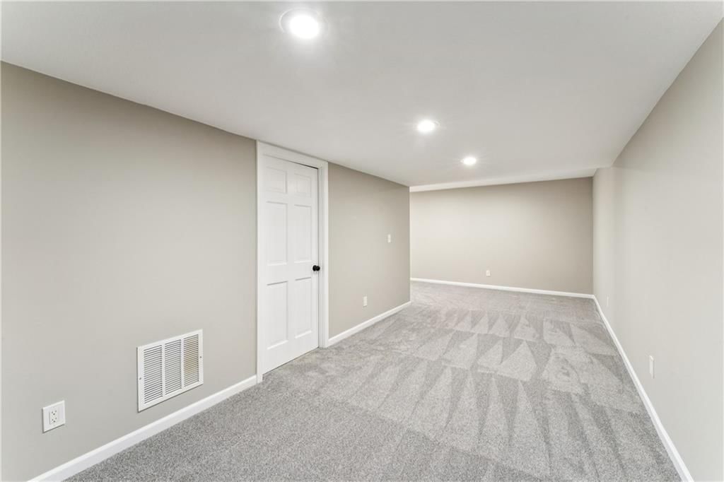 1605 Westwood Drive — photo 44