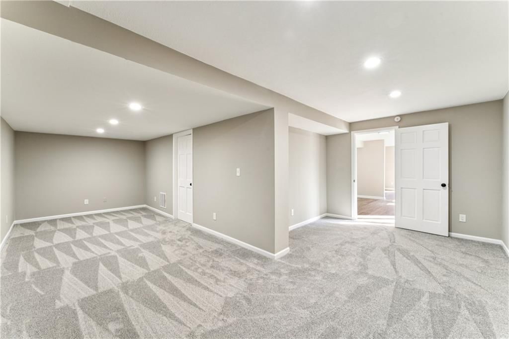 1605 Westwood Drive — photo 45