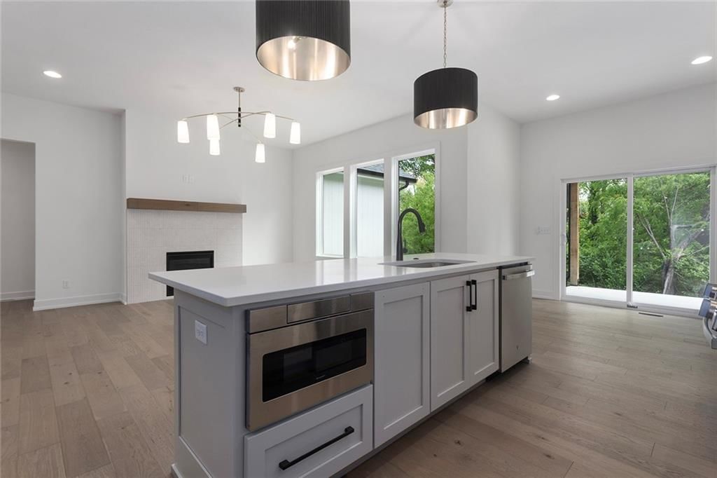 9735 N Lucerne Avenue — photo 11