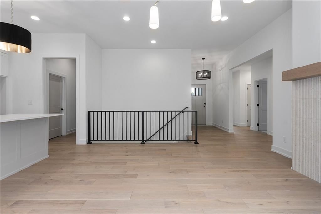 9735 N Lucerne Avenue — photo 12