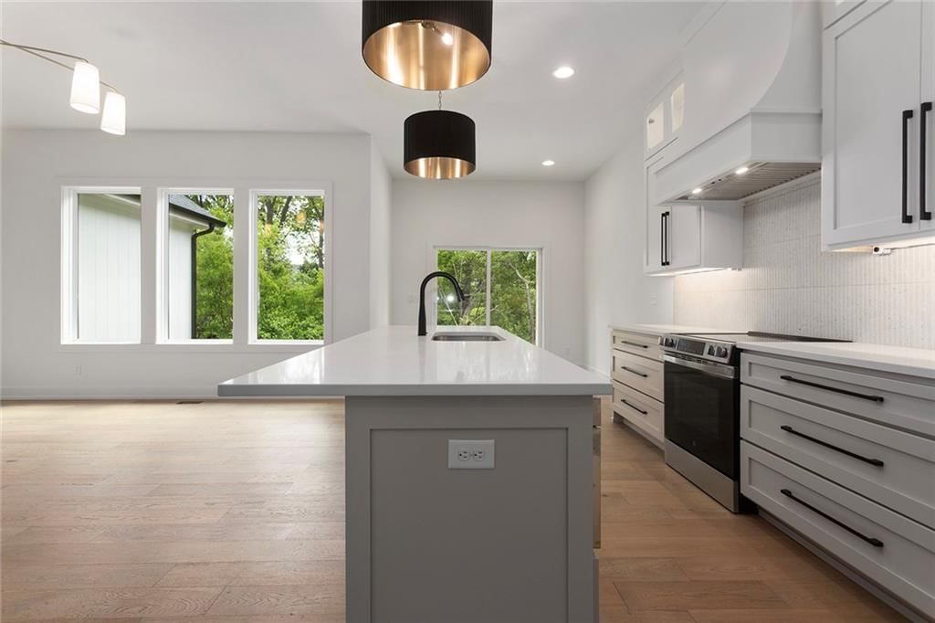 9735 N Lucerne Avenue — photo 13