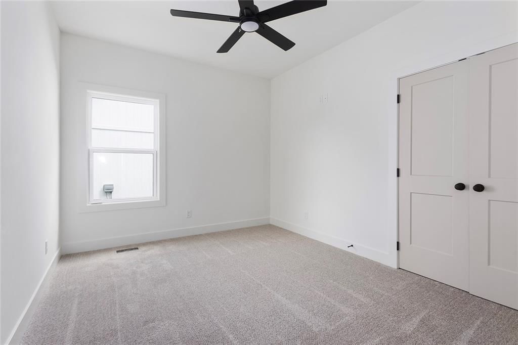 9735 N Lucerne Avenue — photo 20