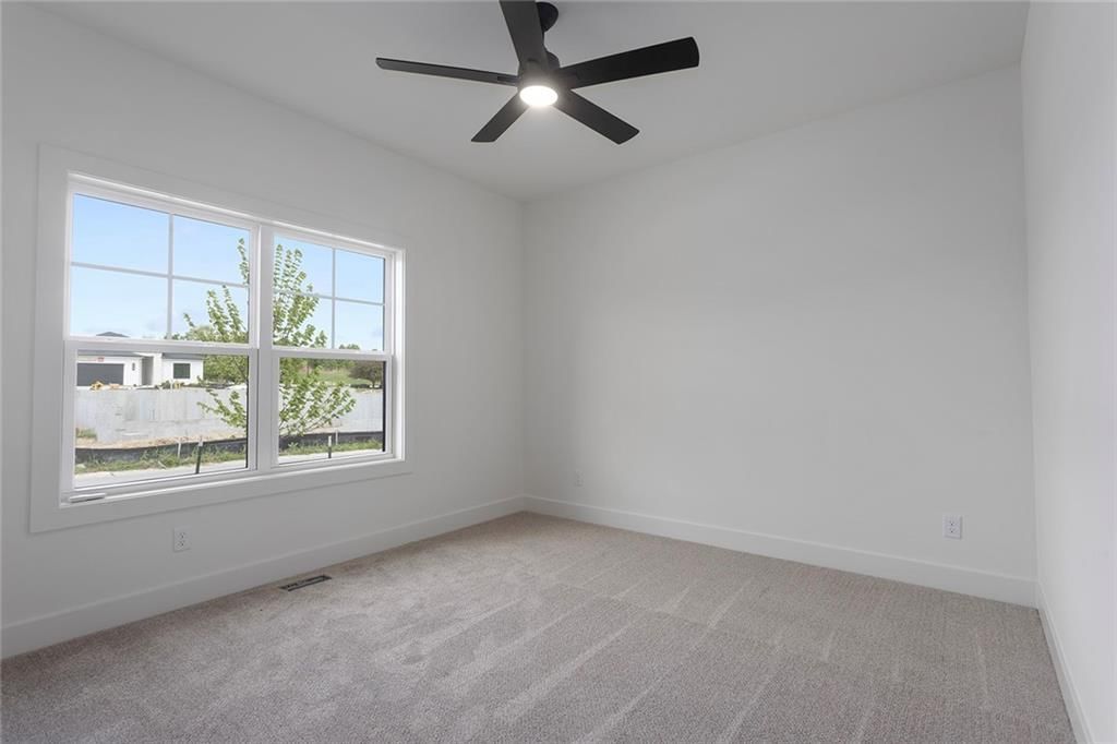 9735 N Lucerne Avenue — photo 22