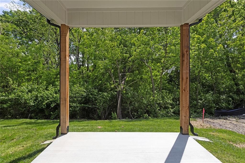 9735 N Lucerne Avenue — photo 27