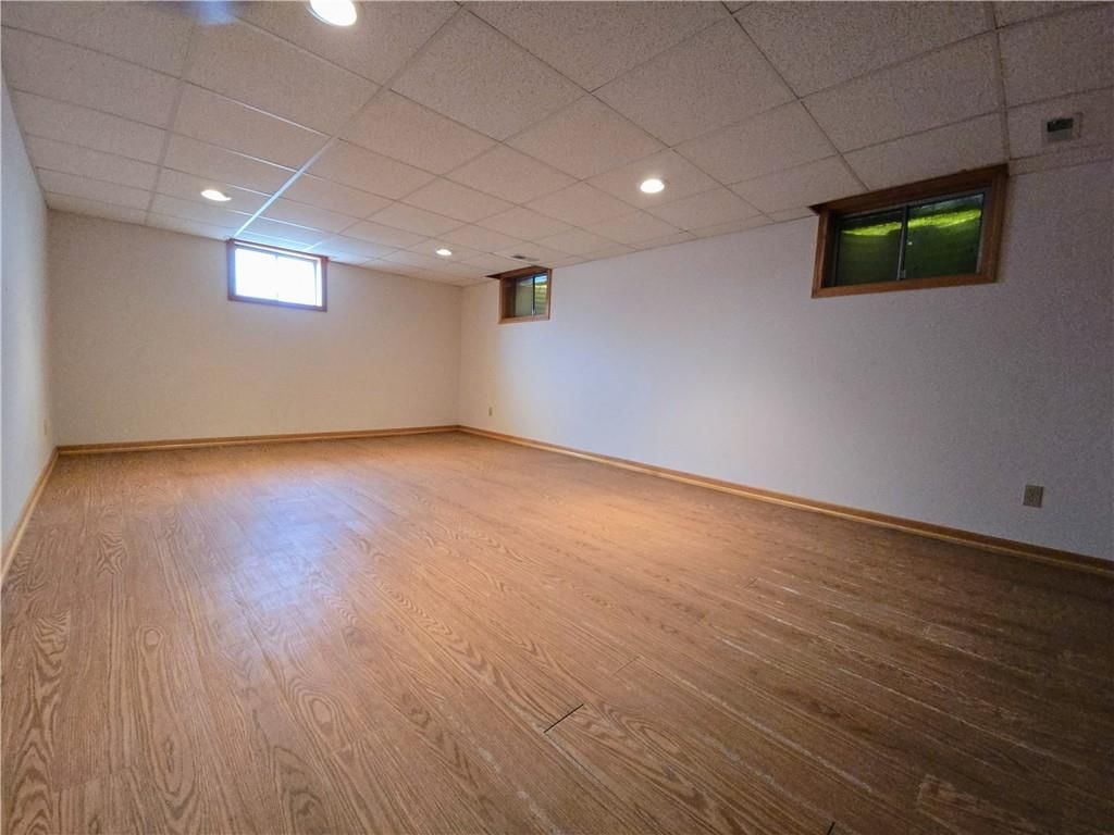 321 Elm Street — photo 32