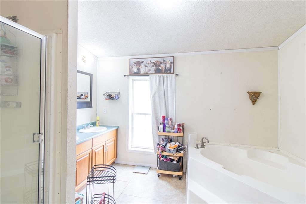 914 NE 121st Road — photo 30