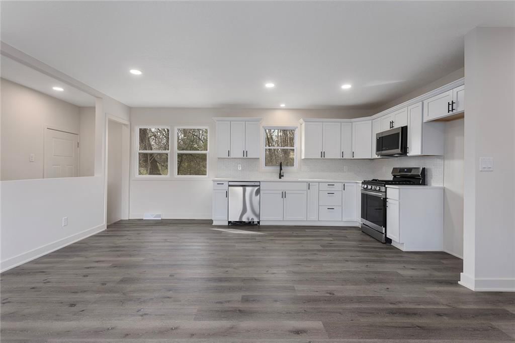 5731 Nogard Avenue — photo 3