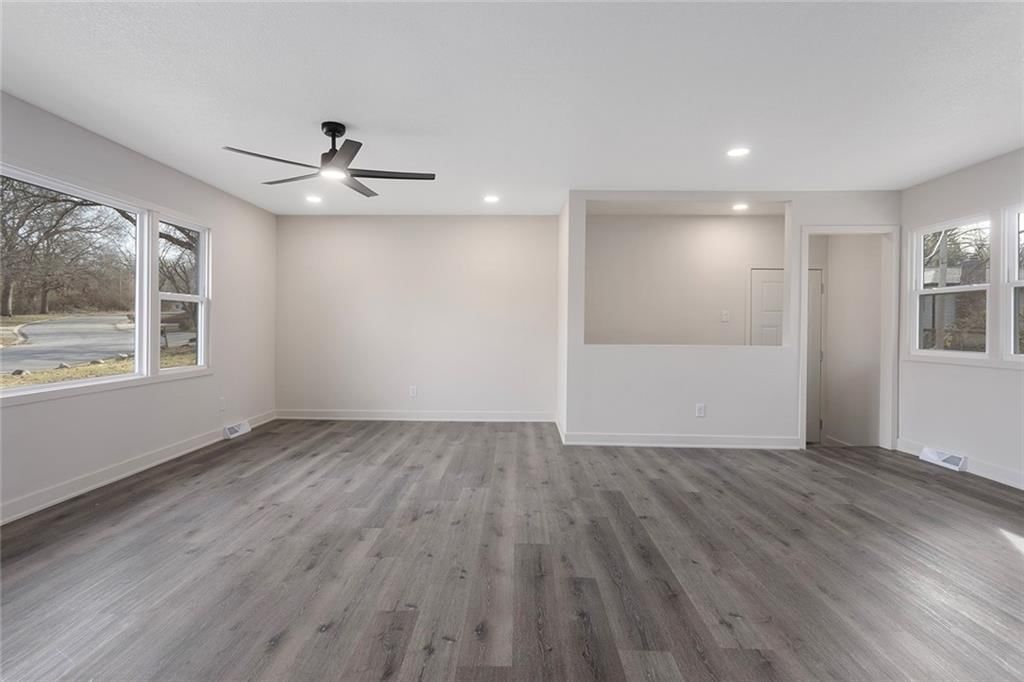 5731 Nogard Avenue — photo 7