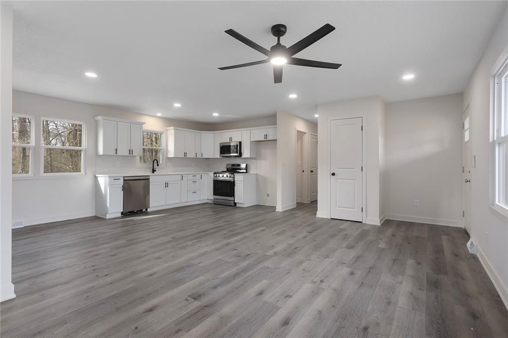 5731 Nogard Avenue — photo 9