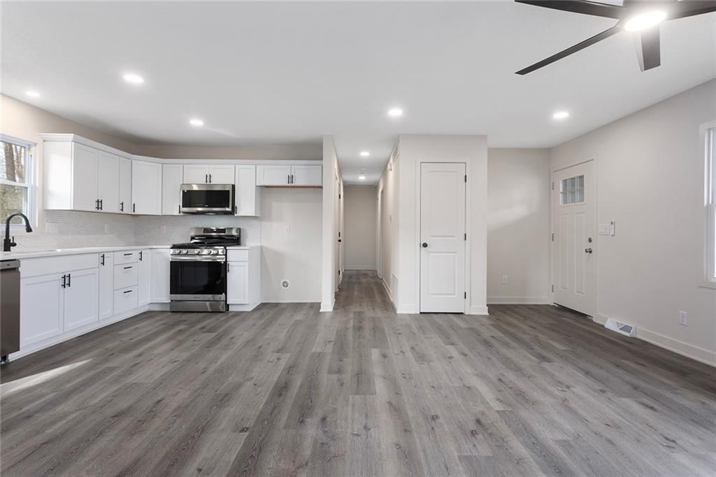 5731 Nogard Avenue — photo 10