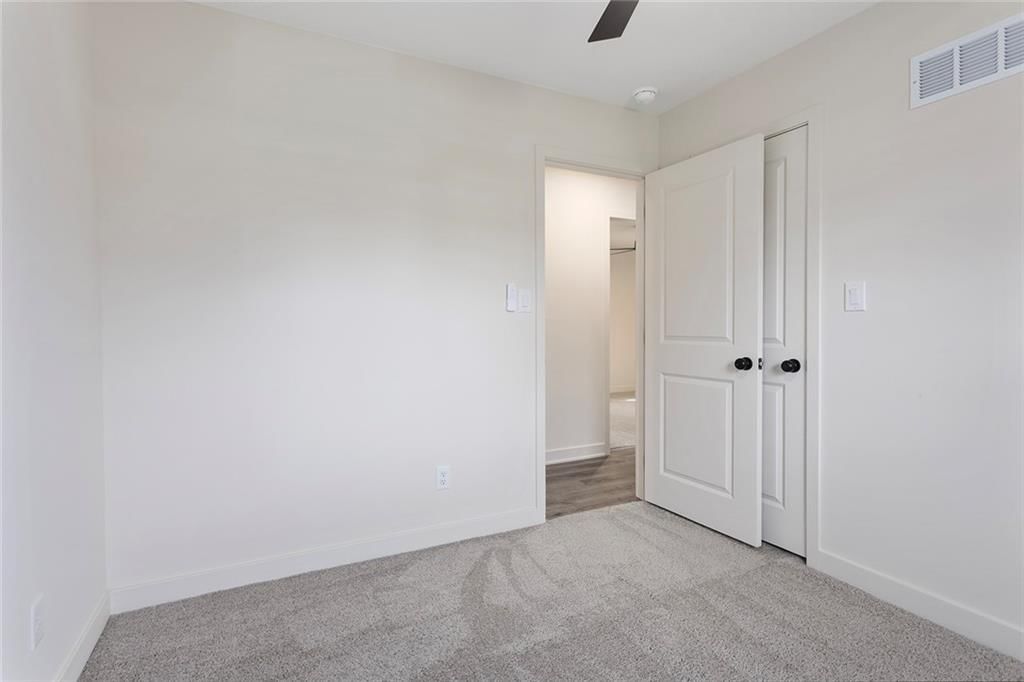 5731 Nogard Avenue — photo 13