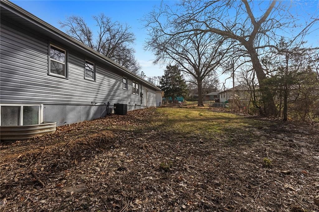 5731 Nogard Avenue — photo 37