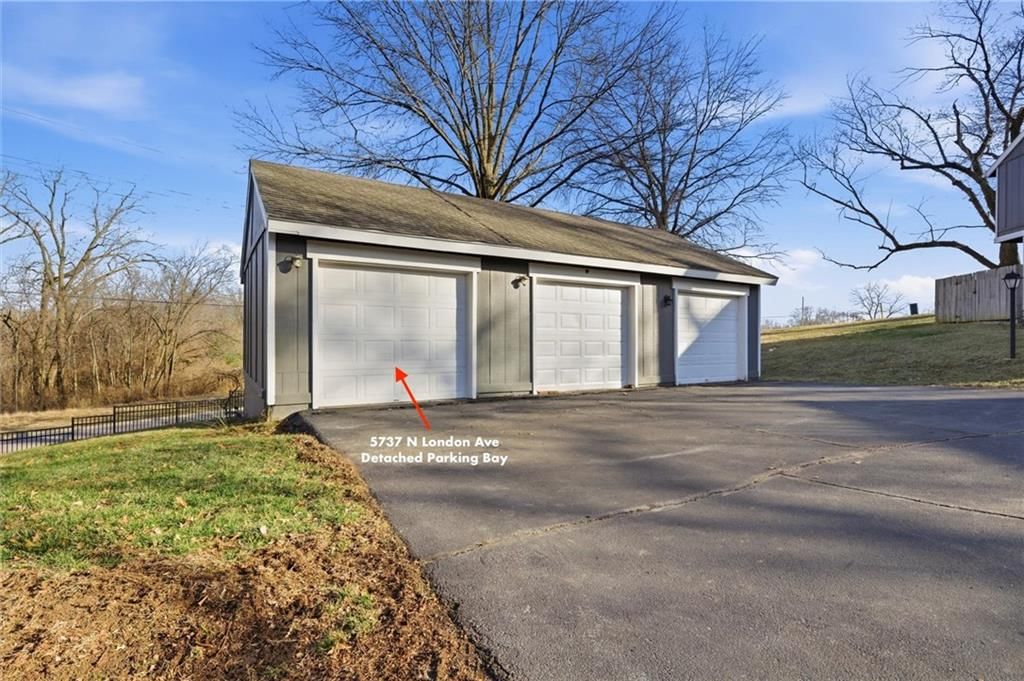5737 N London Avenue — photo 3