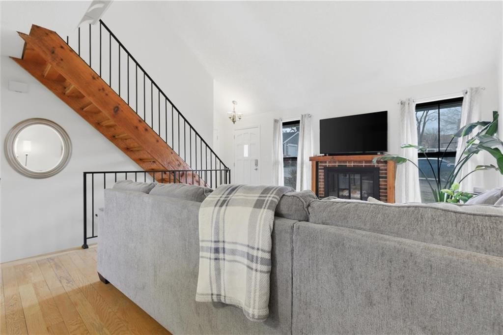 5737 N London Avenue — photo 7