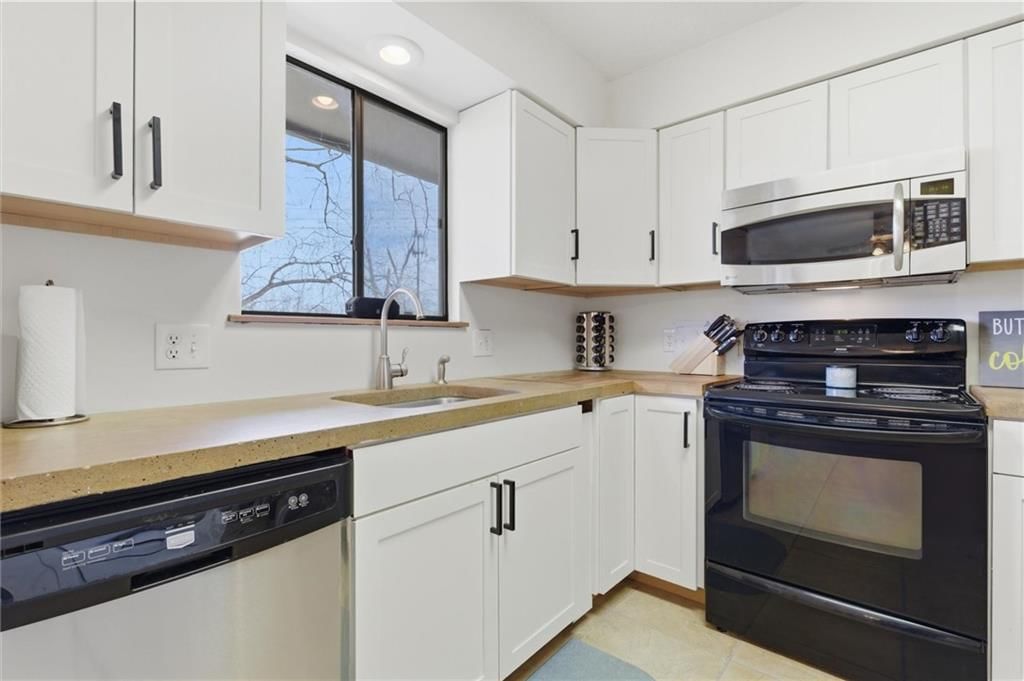 5737 N London Avenue — photo 13
