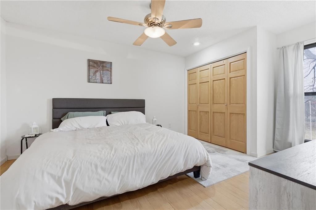 5737 N London Avenue — photo 18