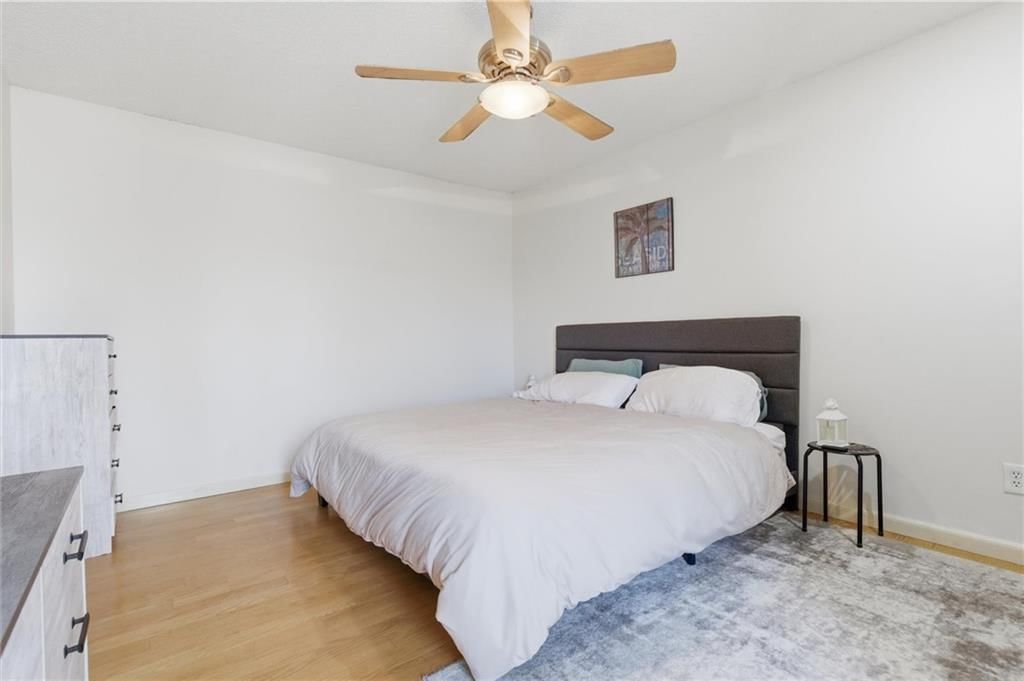5737 N London Avenue — photo 19