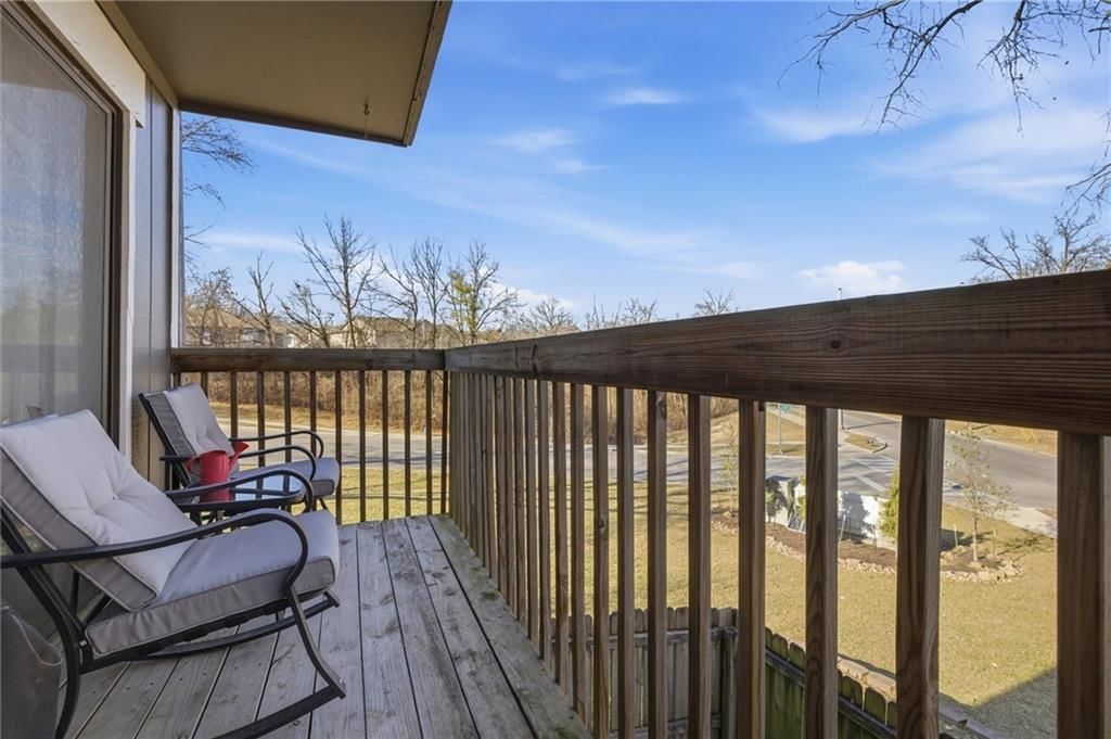 5737 N London Avenue — photo 29