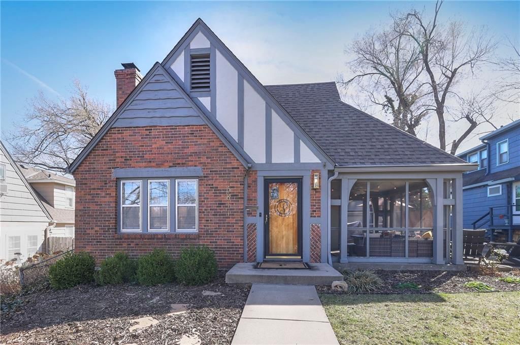 6841 Oak Terrace, Kansas City, MO