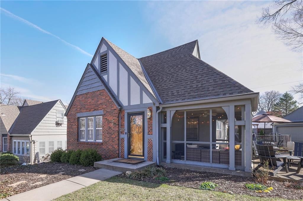 6841 Oak Terrace — photo 3