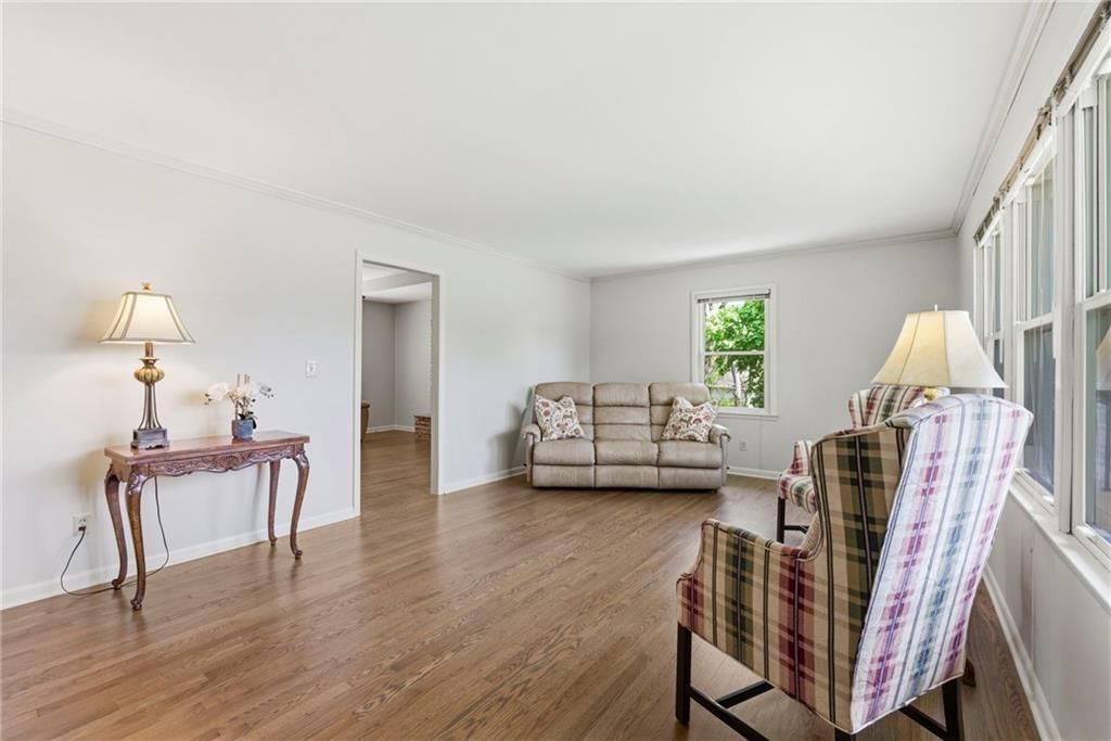 912 W 100th Terrace — photo 4
