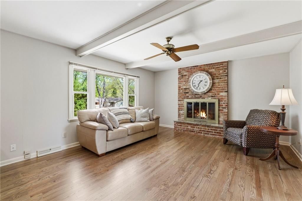 912 W 100th Terrace — photo 10