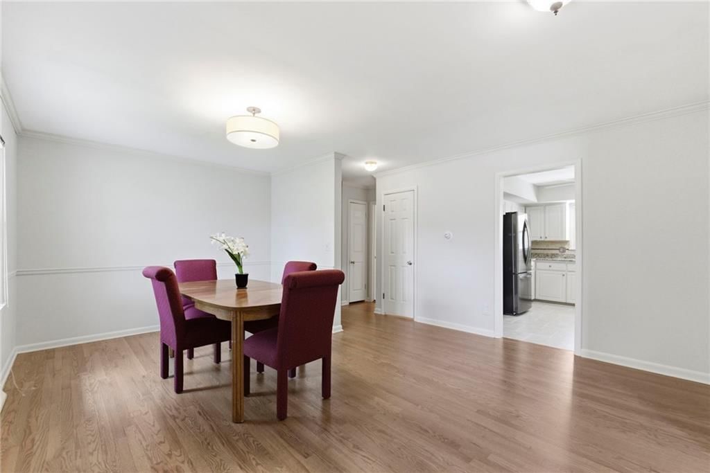 912 W 100th Terrace — photo 17