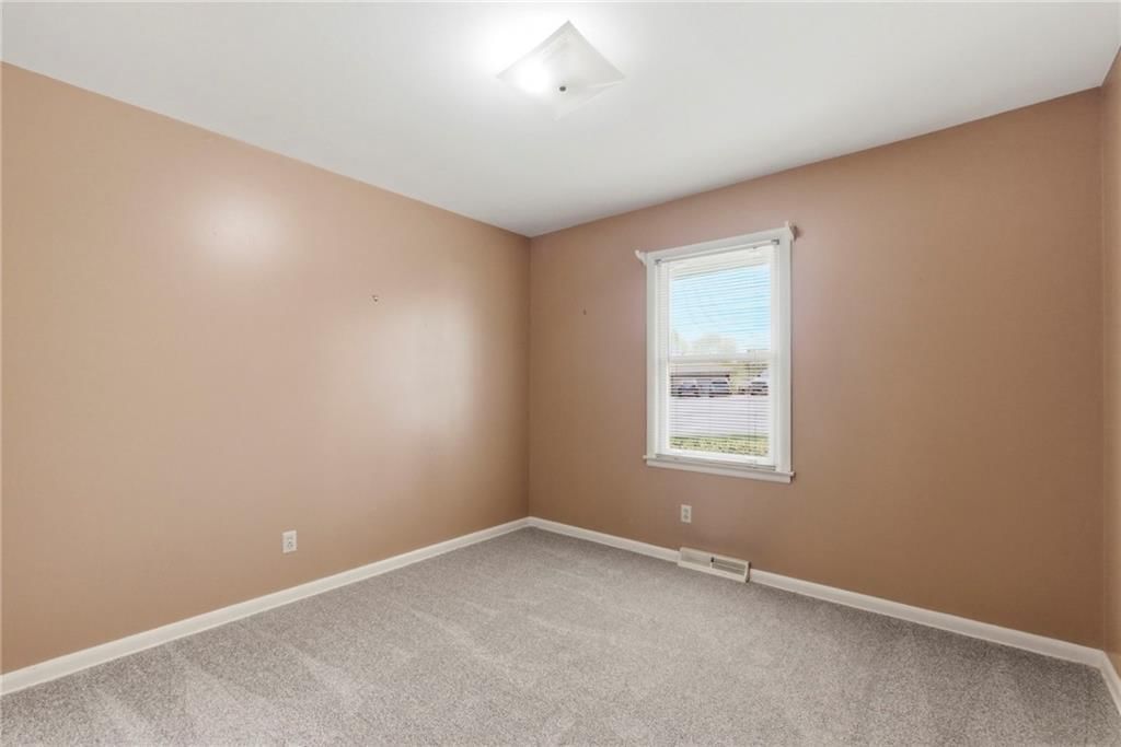 912 W 100th Terrace — photo 24