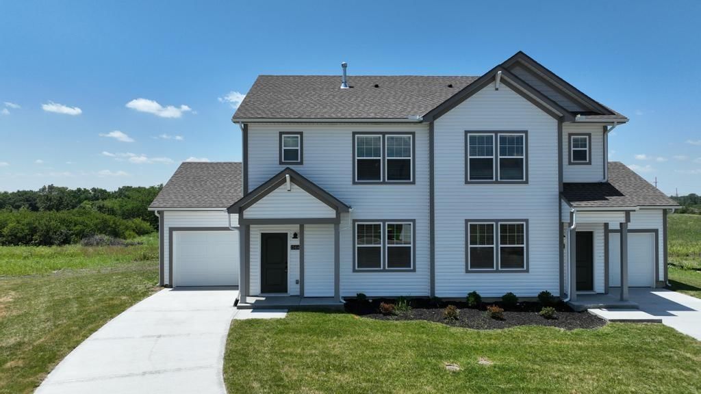 12400 S Acacia Drive, Lee's Summit, MO