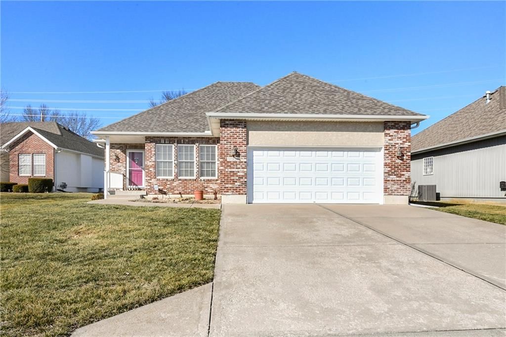 1108 SW Hoke Drive — photo 2