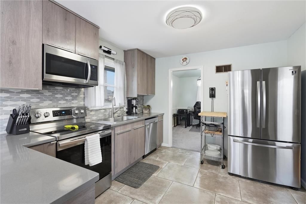 429 Pershing Street — photo 8