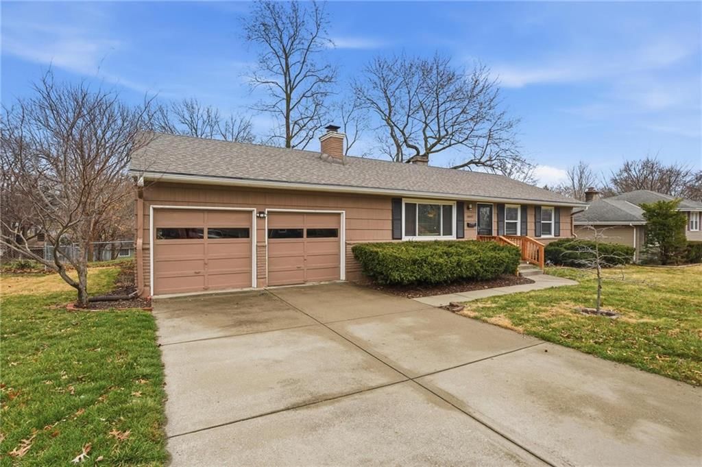 4847 NE Chouteau Drive — photo 5