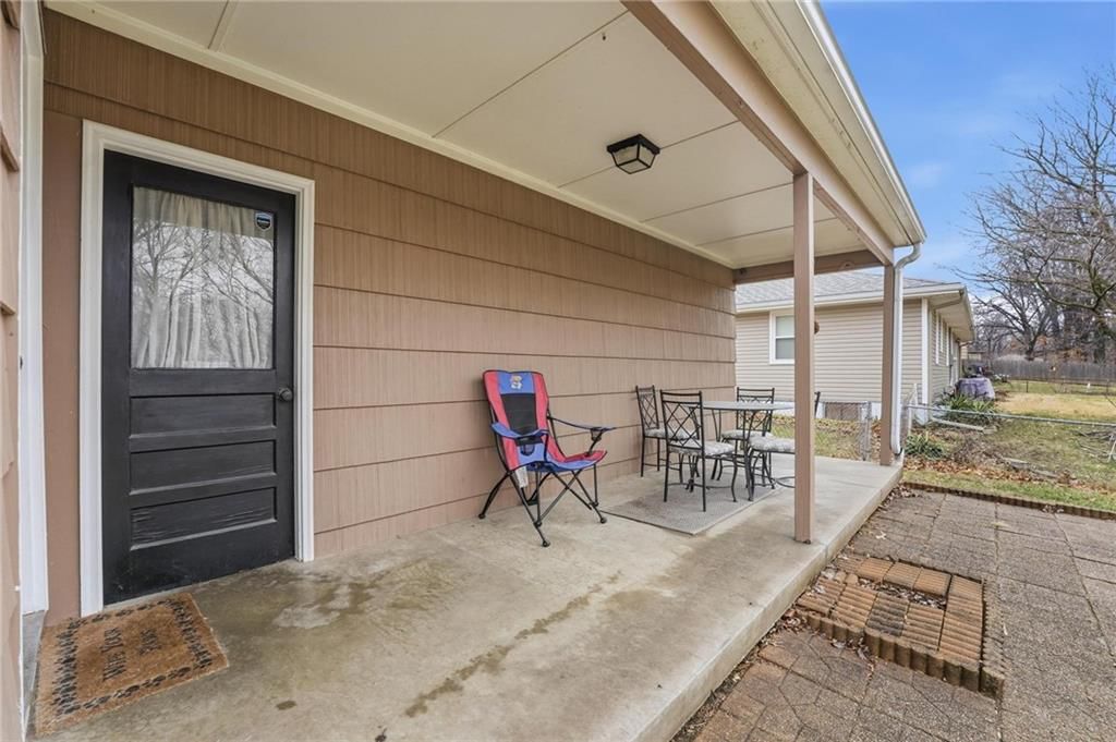 4847 NE Chouteau Drive — photo 37