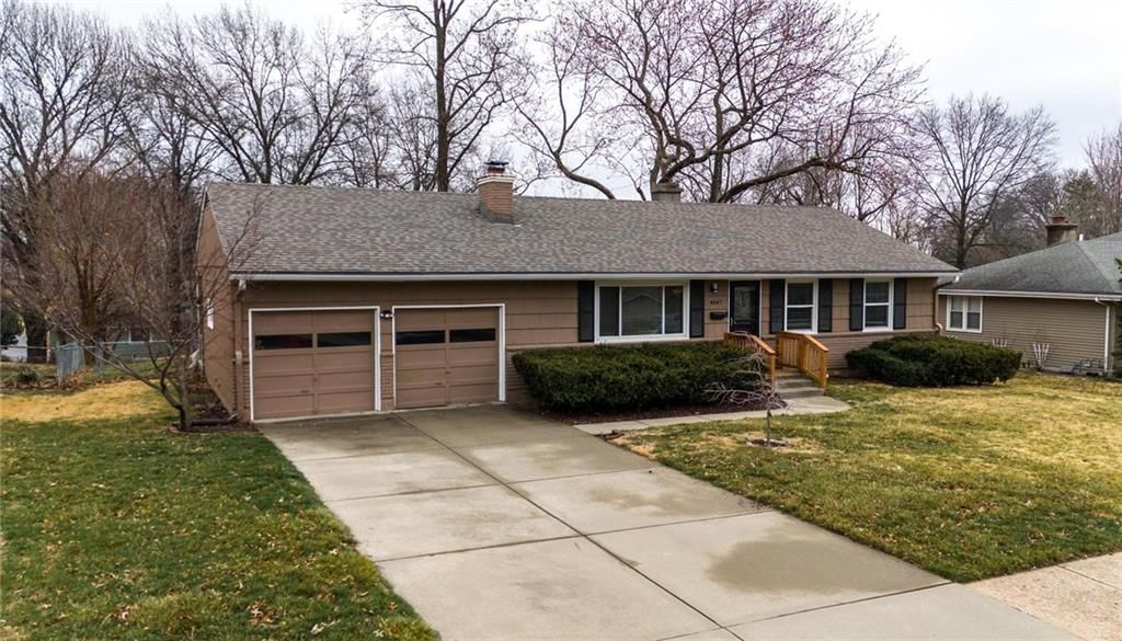 4847 NE Chouteau Drive — photo 47