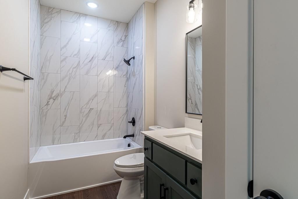 4704 Woodland Shores Court — photo 6