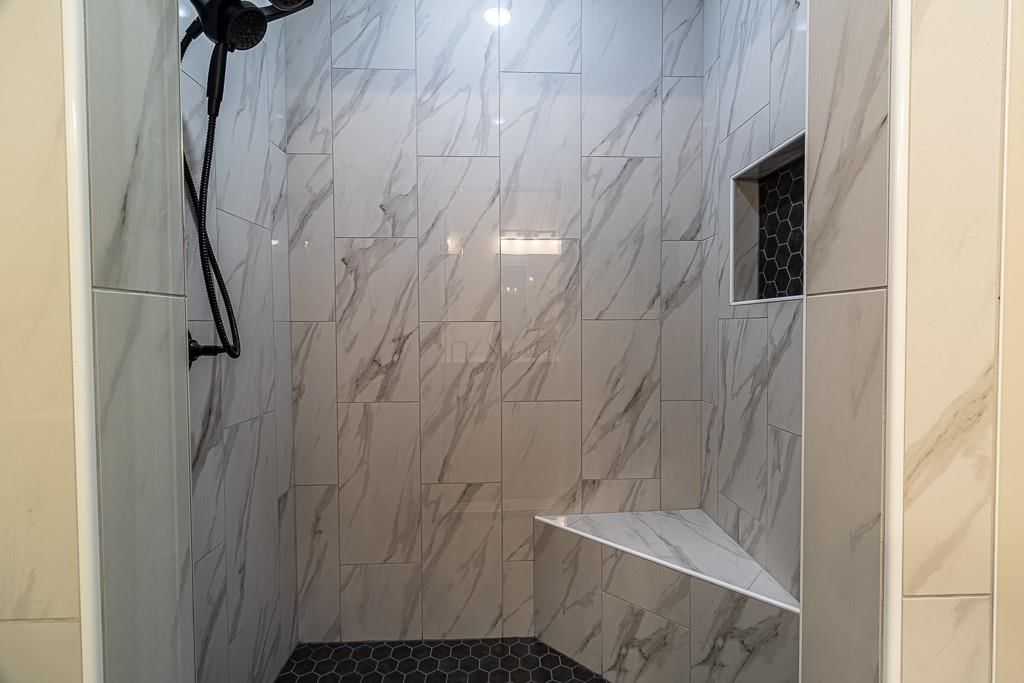 4704 Woodland Shores Court — photo 22