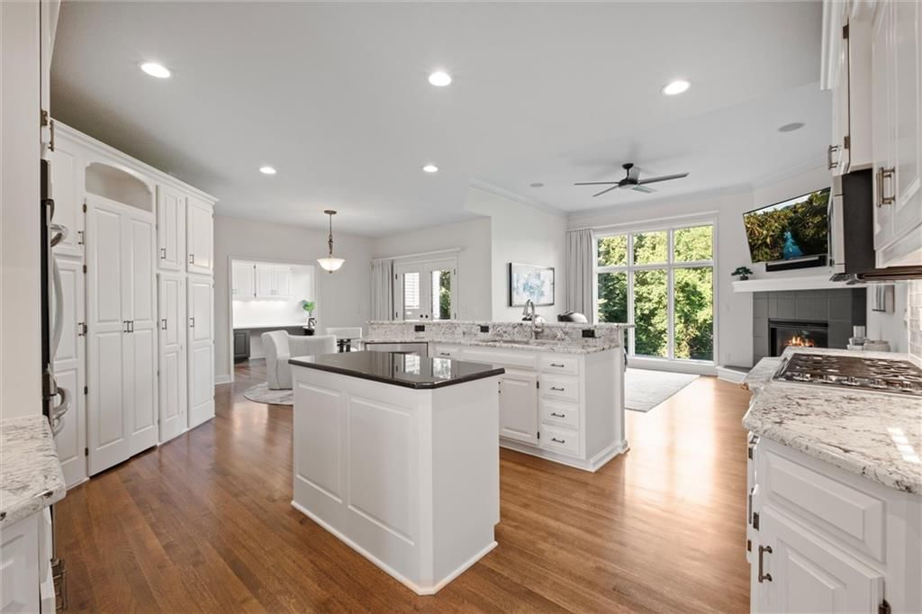 8190 Shoreline Drive — photo 11
