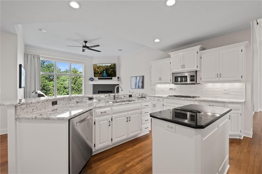 8190 Shoreline Drive — photo 14