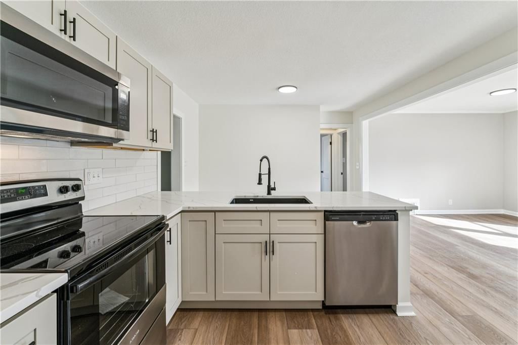 2414 NE 48th Street — photo 15