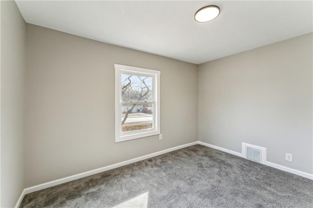 2414 NE 48th Street — photo 22