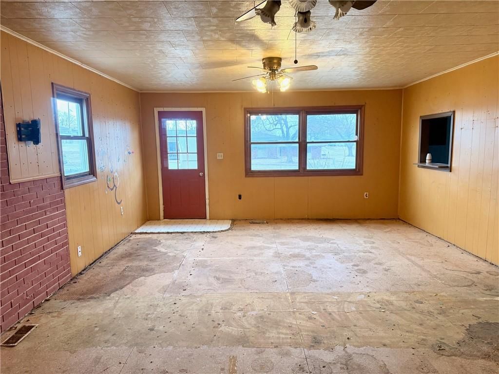 422 S Laura Street — photo 7