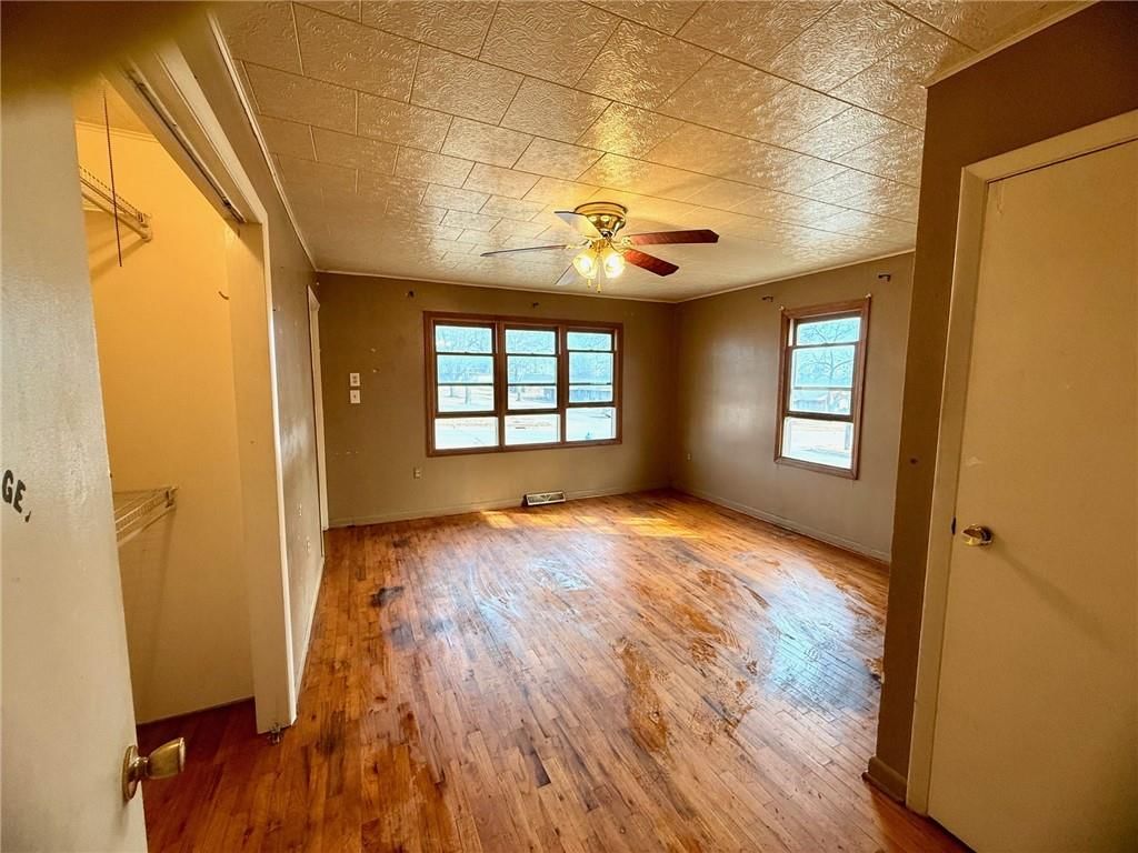 422 S Laura Street — photo 10