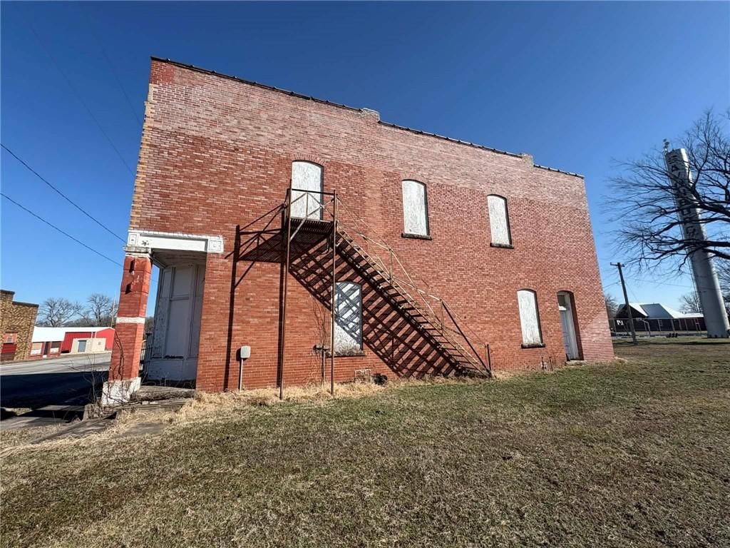 124 W Main Street — photo 2