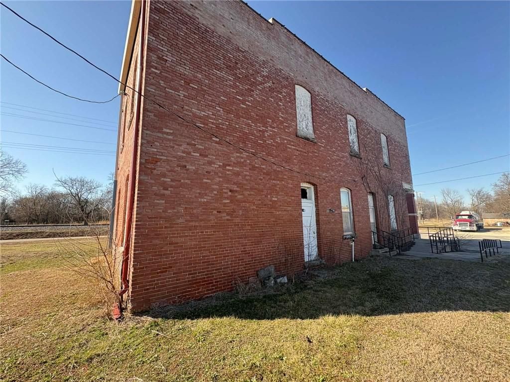 124 W Main Street — photo 5